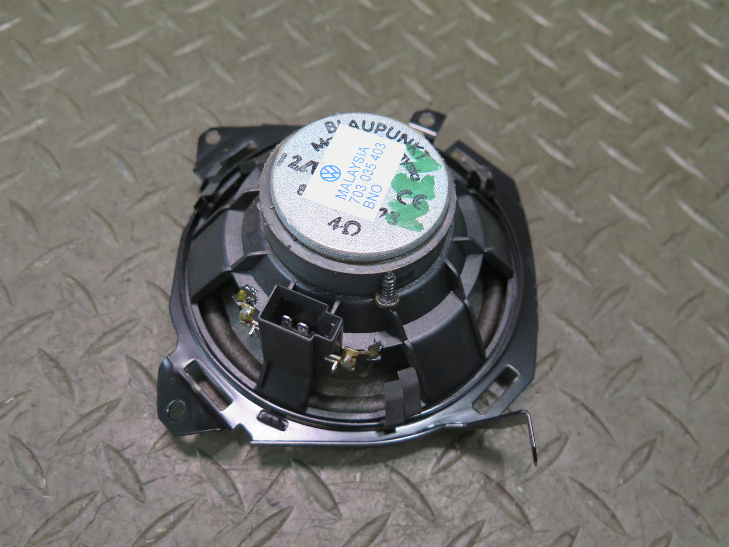 99-03 VW Eurovan MV T4 Rear Right Quarter Panel Speaker Woofer 703035403 OEM