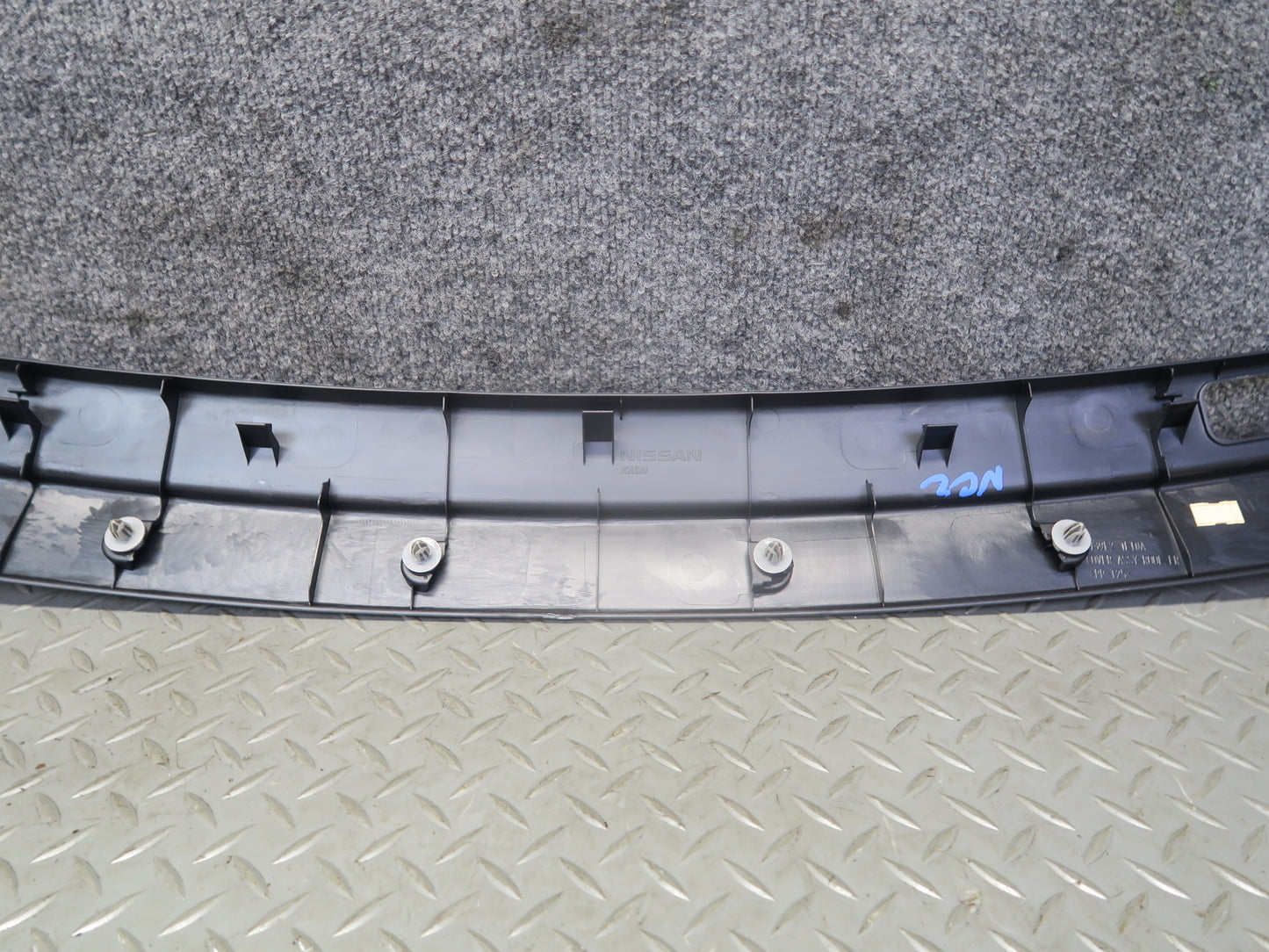 10-20 Nissan 370Z Z34 Convertible Upper Windshield Trim Cover 739E2-1ET0A OEM