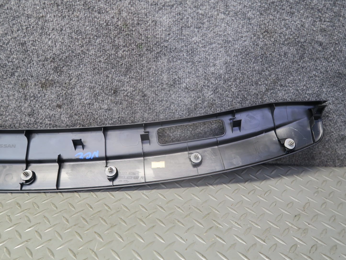 10-20 Nissan 370Z Z34 Convertible Upper Windshield Trim Cover 739E2-1ET0A OEM