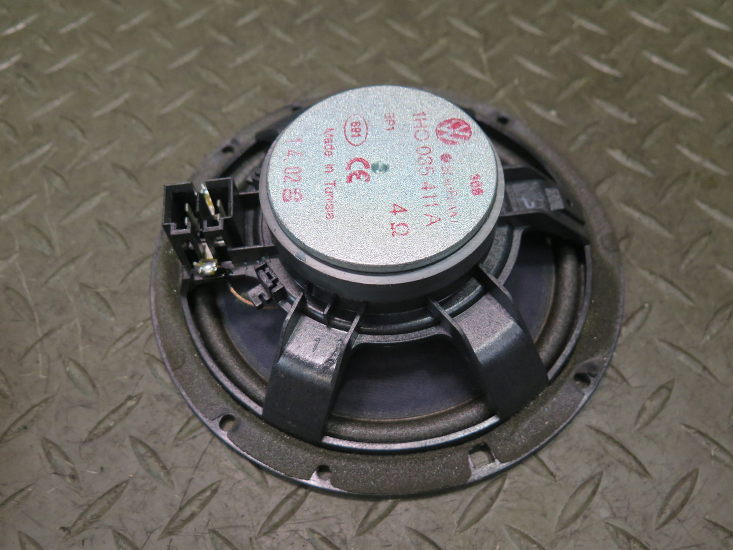 99-03 VW Eurovan T4 Set of 2 Front Left & Right Door Audio Speaker OEM
