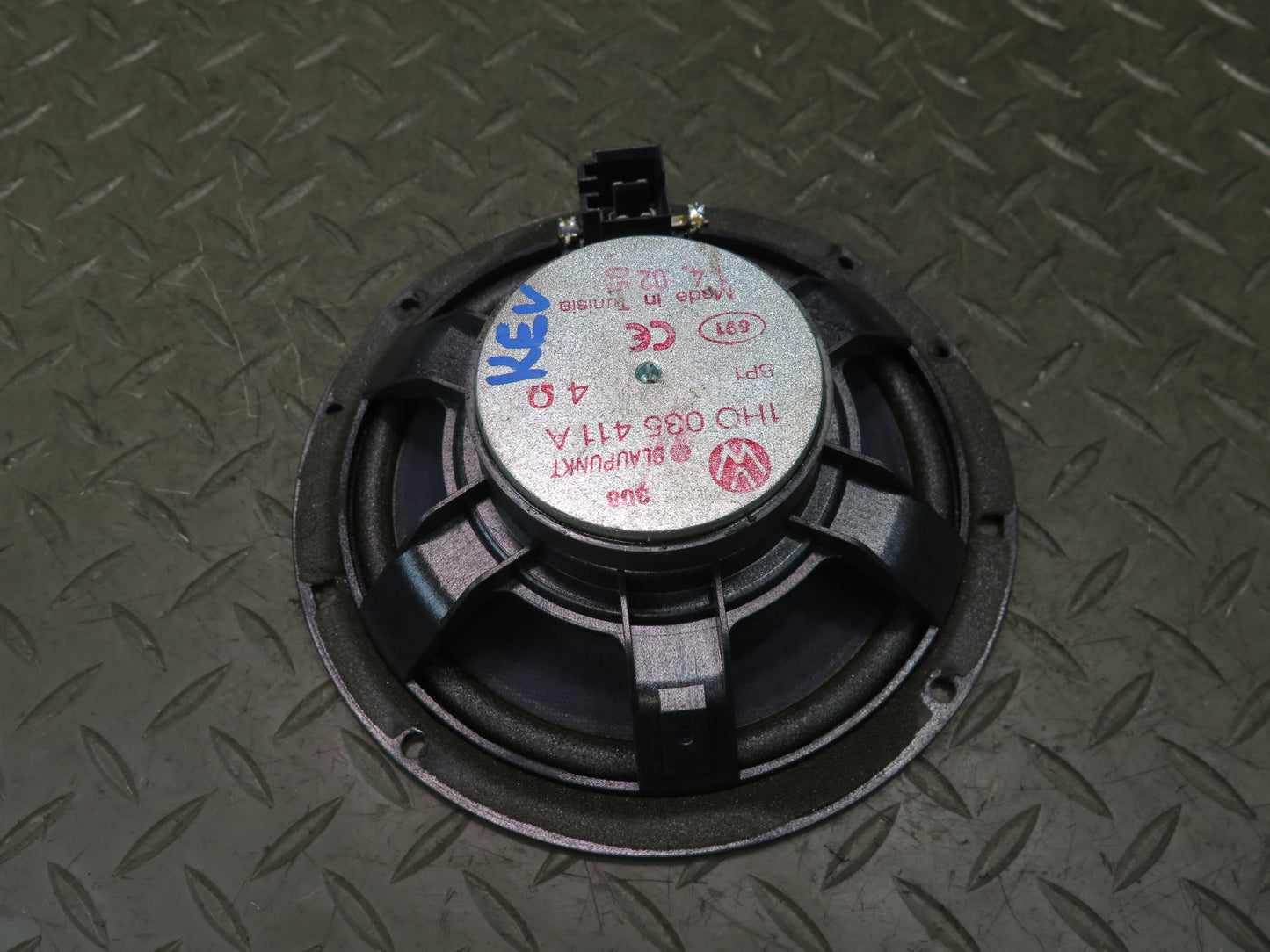 99-03 VW Eurovan T4 Set of 2 Front Left & Right Door Audio Speaker OEM