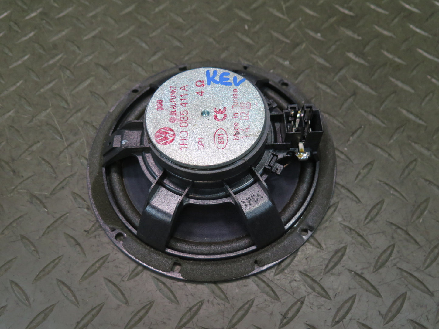 99-03 VW Eurovan T4 Set of 2 Front Left & Right Door Audio Speaker OEM