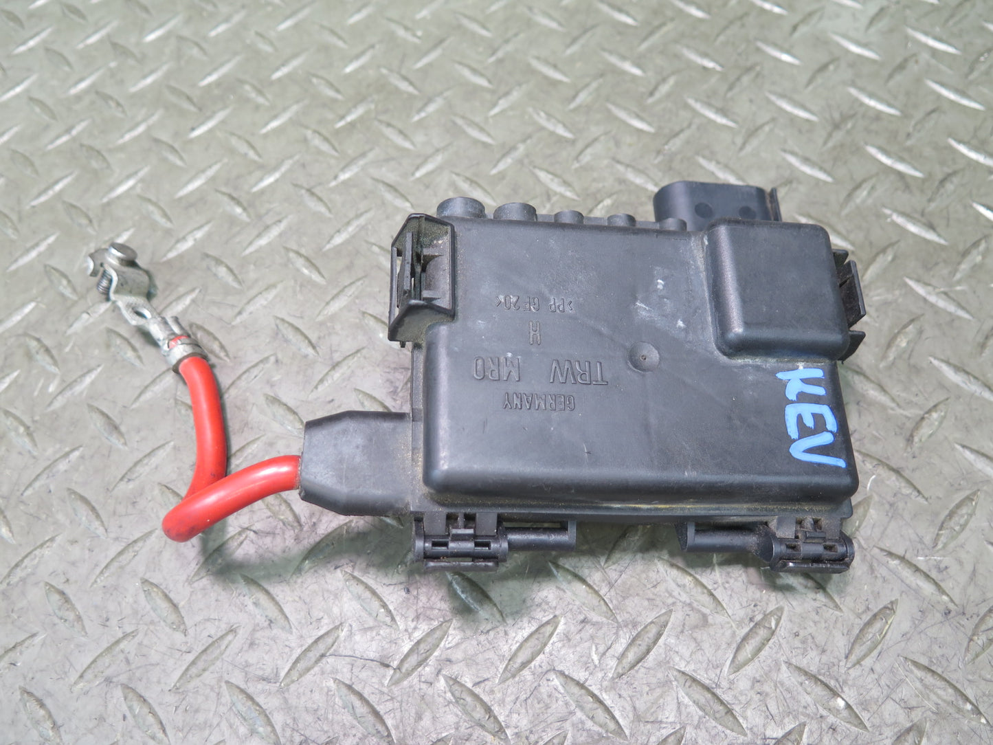 99-03 VW Eurovan T4 Positive Battery Cable Terminal Junction Fuse Box OEM