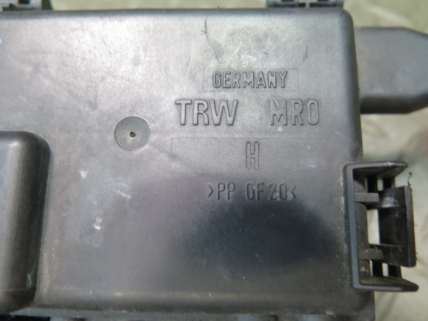 99-03 VW Eurovan T4 Positive Battery Cable Terminal Junction Fuse Box OEM