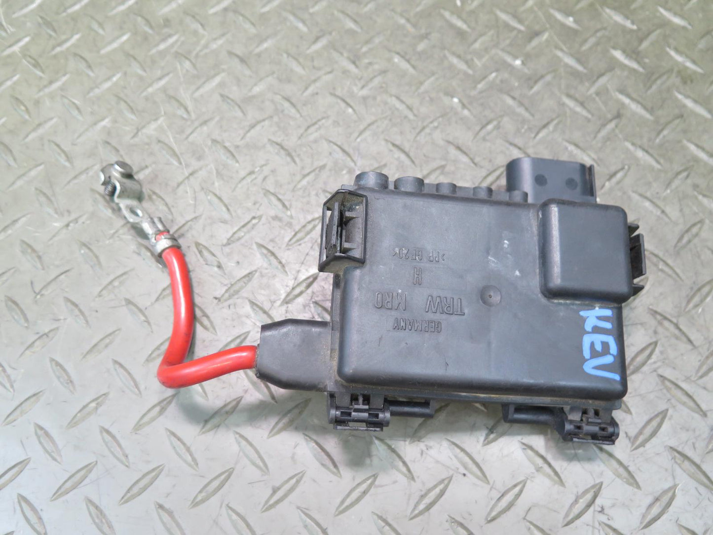 99-03 VW Eurovan T4 Positive Battery Cable Terminal Junction Fuse Box OEM
