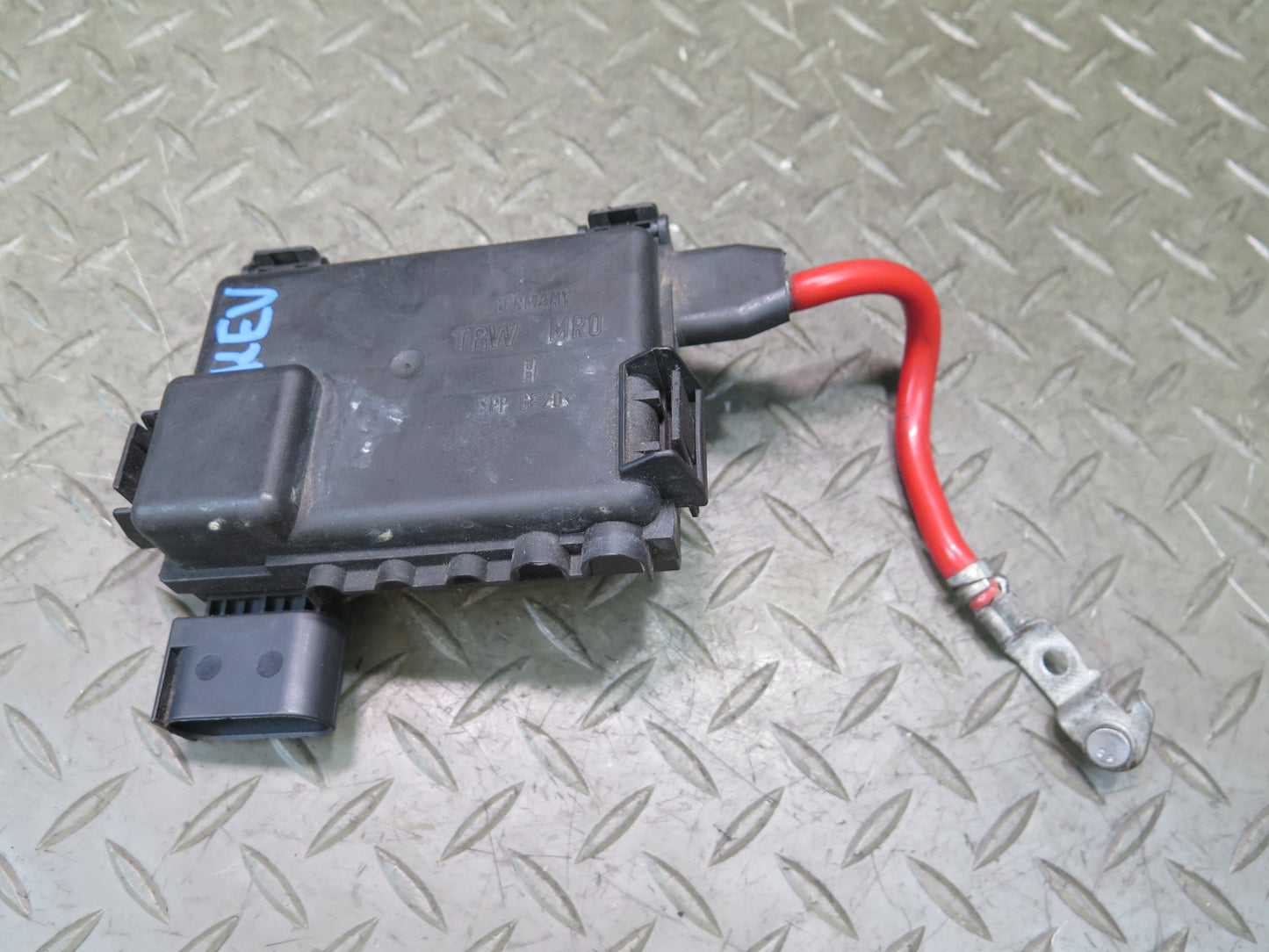 99-03 VW Eurovan T4 Positive Battery Cable Terminal Junction Fuse Box OEM