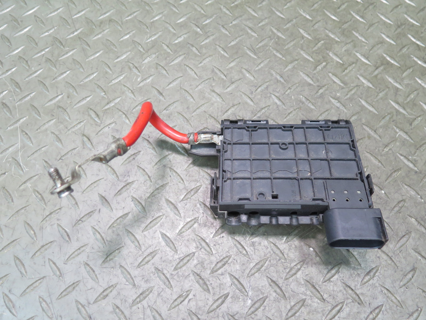 99-03 VW Eurovan T4 Positive Battery Cable Terminal Junction Fuse Box OEM
