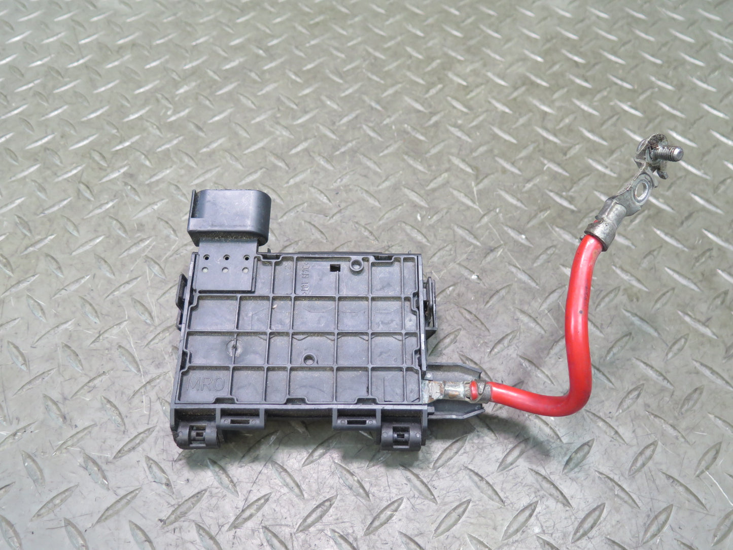 99-03 VW Eurovan T4 Positive Battery Cable Terminal Junction Fuse Box OEM