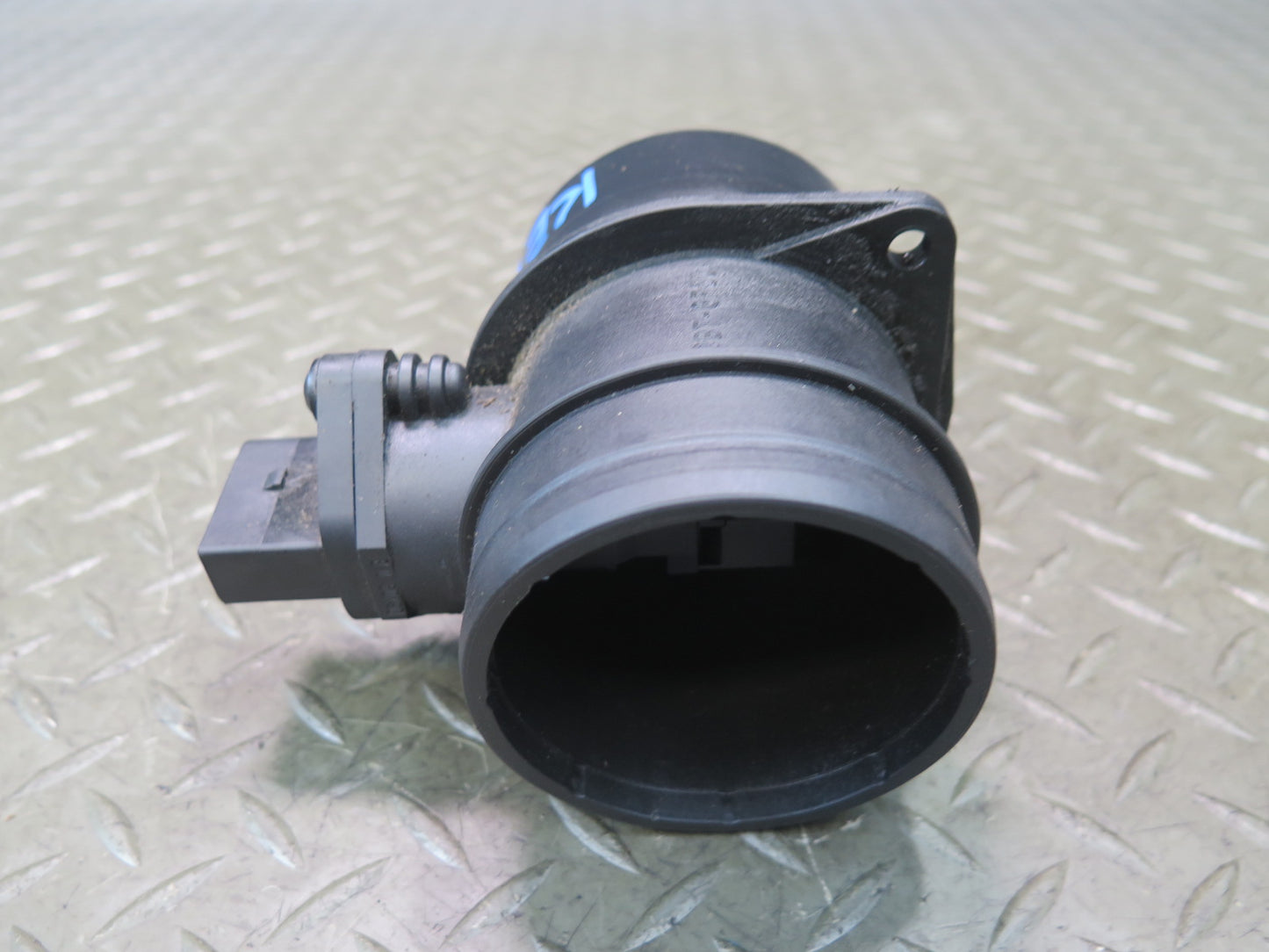 01-03 VW Eurovan T4 2.8L Mass Air Flow Meter MAF Sensor OEM