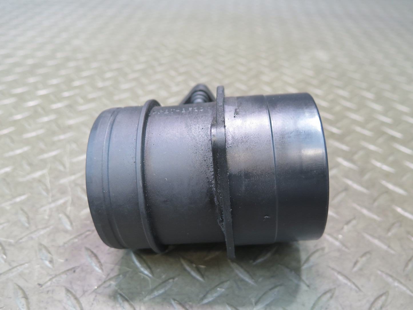 01-03 VW Eurovan T4 2.8L Mass Air Flow Meter MAF Sensor OEM