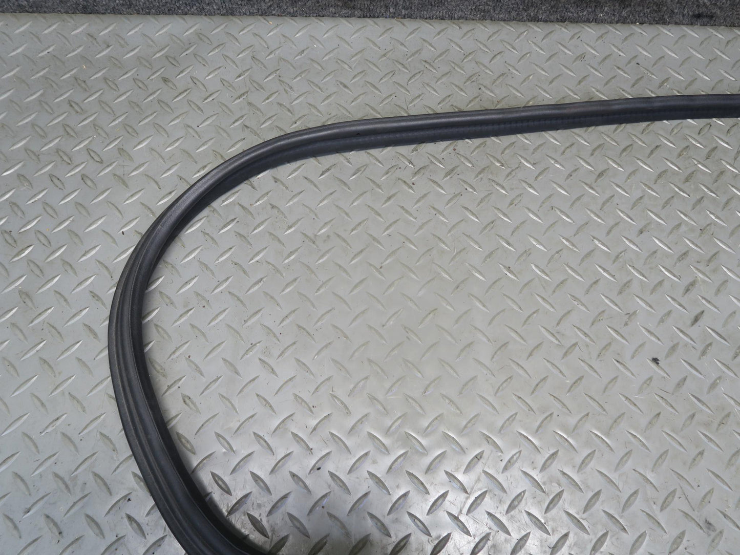 96-02 BMW E36/7 Z3 Roadster Rear Trunk Weatherstrip Rubber Seal OEM