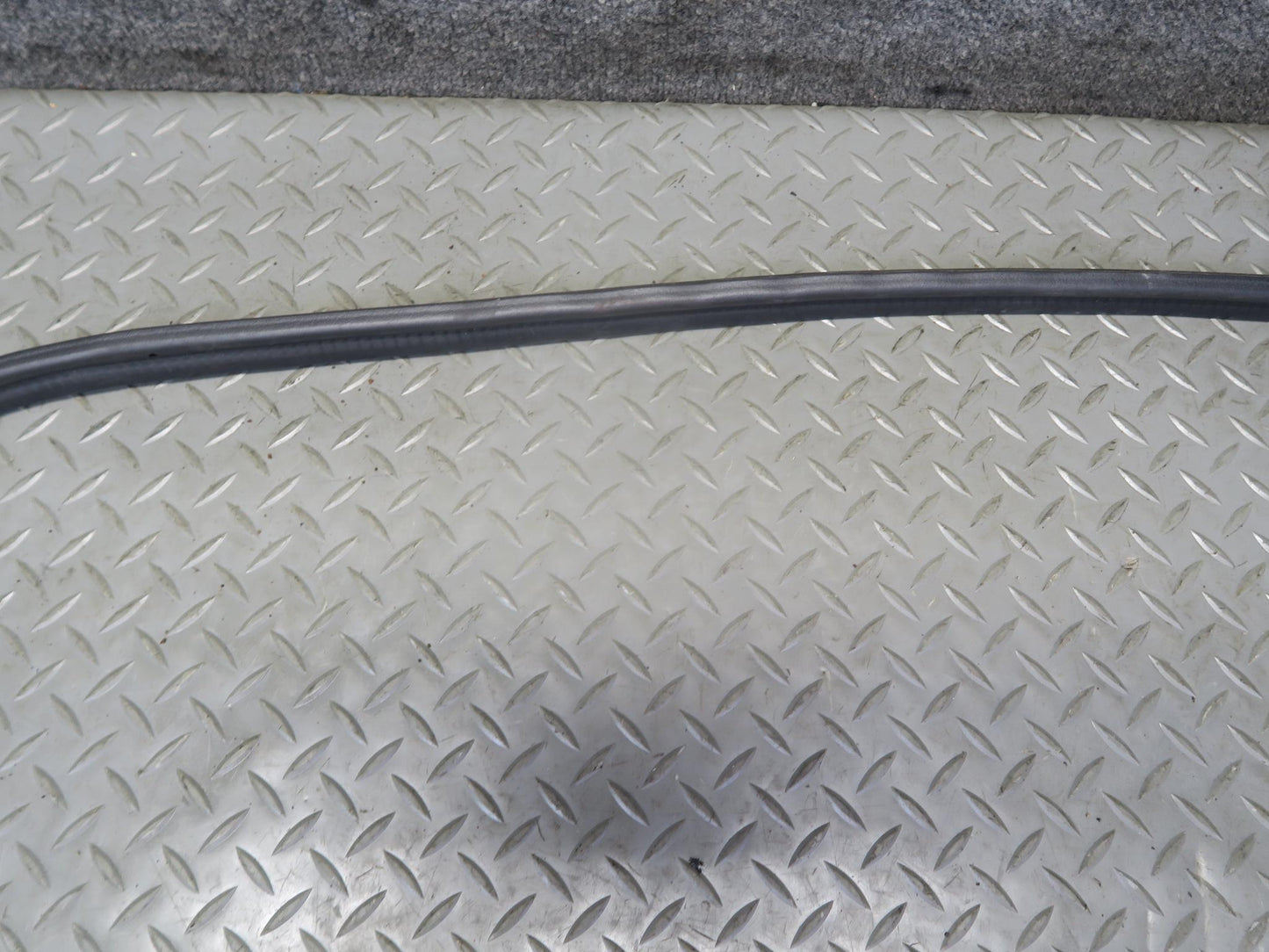 96-02 BMW E36/7 Z3 Roadster Rear Trunk Weatherstrip Rubber Seal OEM