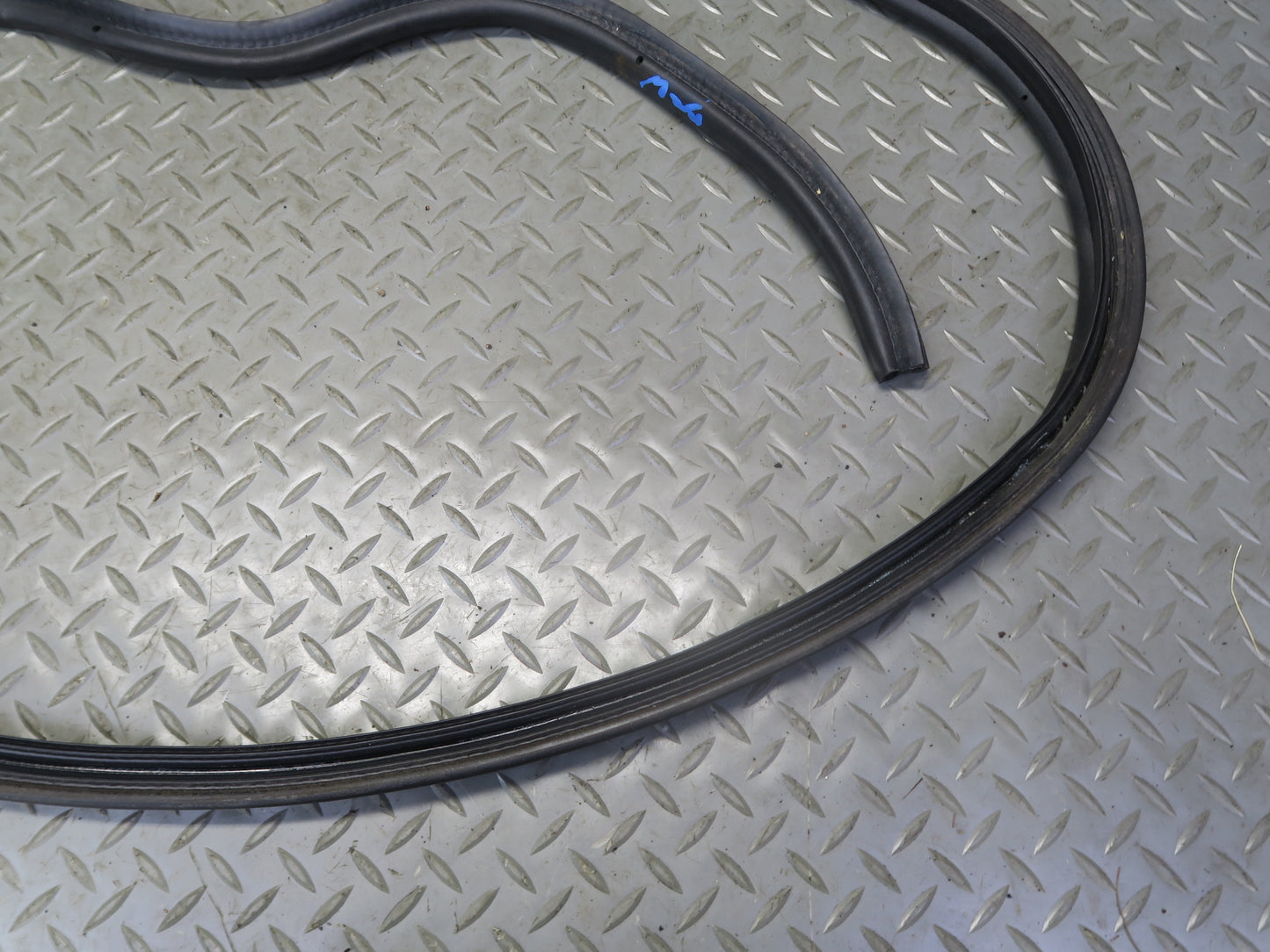 96-02 BMW E36/7 Z3 Roadster Rear Trunk Weatherstrip Rubber Seal OEM