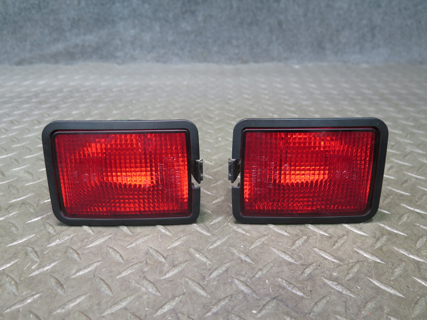 99-03 VW Eurovan T4 Set of 2 Rear Left  & Right Bumper Tail Light Lamp OEM