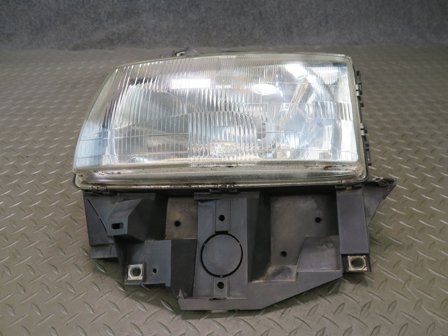 99-03 VW Eurovan T4 Front Left Driver Side Halogen Headlight Lamp OEM