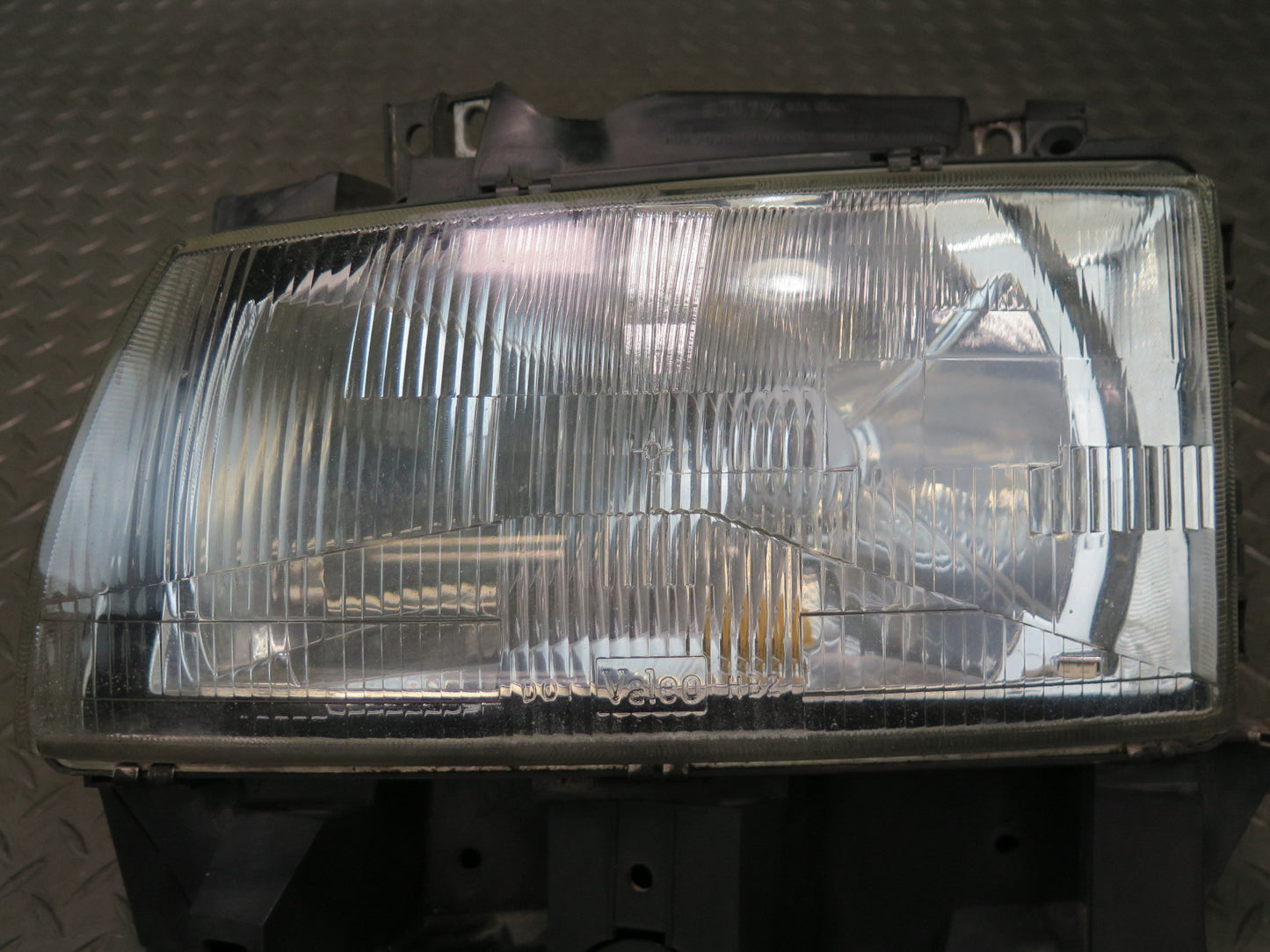 99-03 VW Eurovan T4 Front Left Driver Side Halogen Headlight Lamp OEM