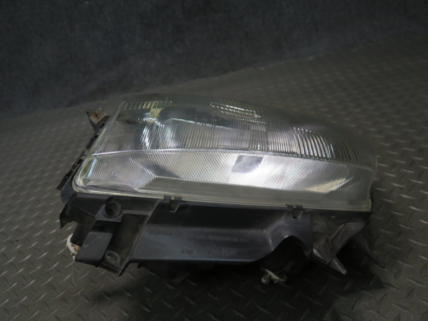 99-03 VW Eurovan T4 Front Left Driver Side Halogen Headlight Lamp OEM