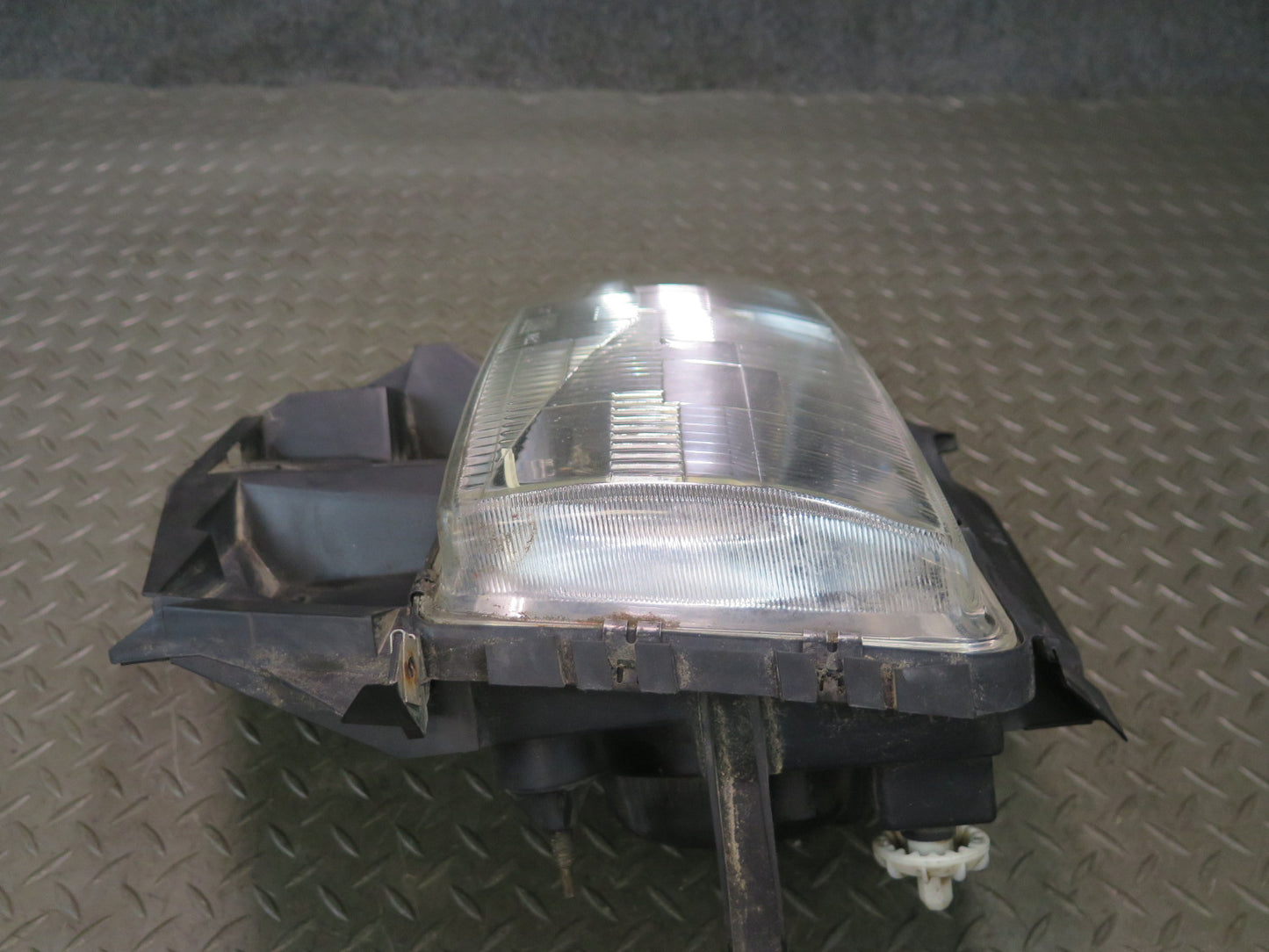 99-03 VW Eurovan T4 Front Left Driver Side Halogen Headlight Lamp OEM