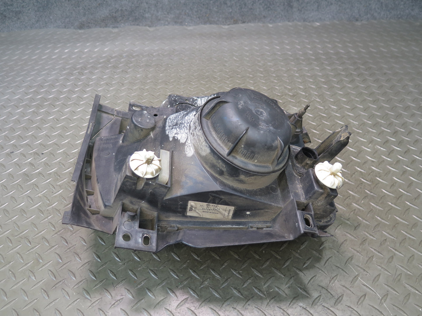 99-03 VW Eurovan T4 Front Left Driver Side Halogen Headlight Lamp OEM