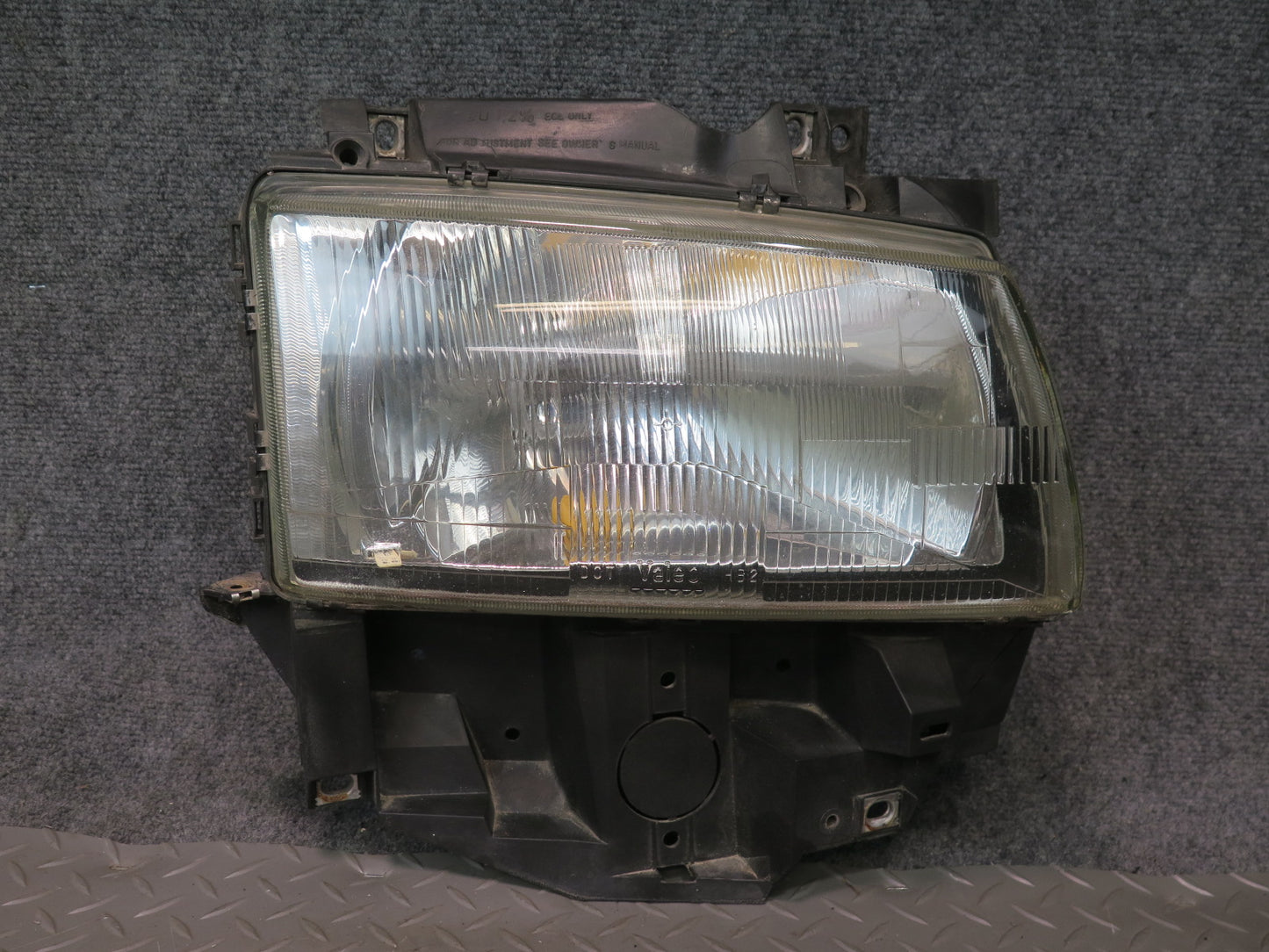 99-03 VW Eurovan T4 Front Right Passenger Side Halogen Headlight Lamp OEM