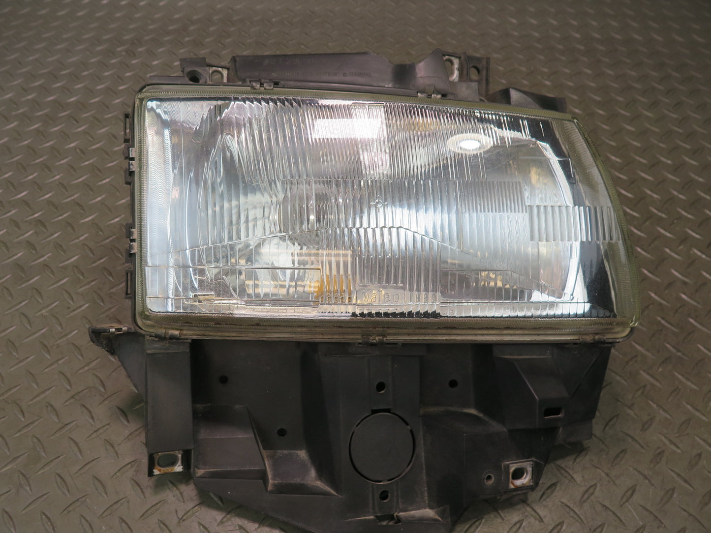 99-03 VW Eurovan T4 Front Right Passenger Side Halogen Headlight Lamp OEM