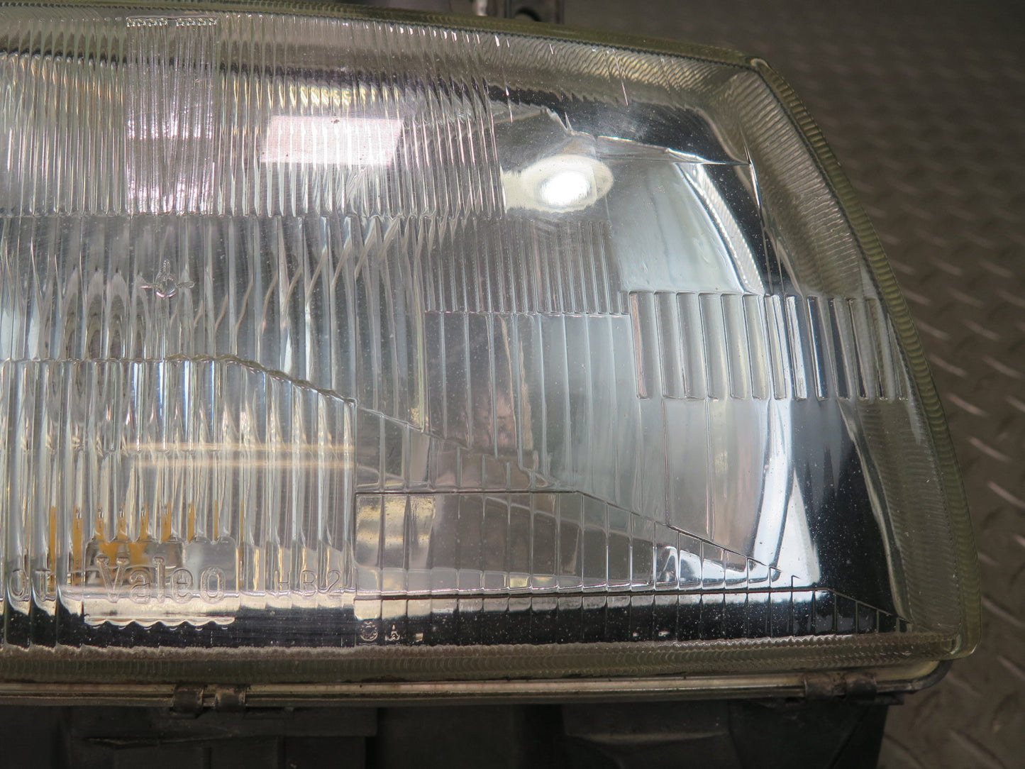 99-03 VW Eurovan T4 Front Right Passenger Side Halogen Headlight Lamp OEM