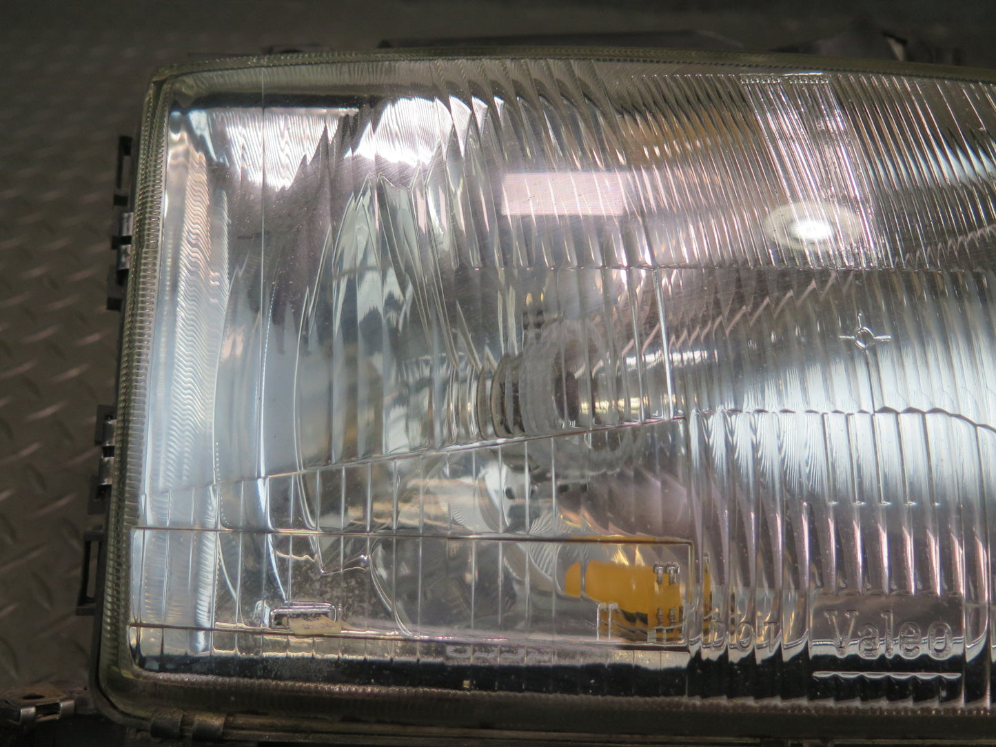 99-03 VW Eurovan T4 Front Right Passenger Side Halogen Headlight Lamp OEM
