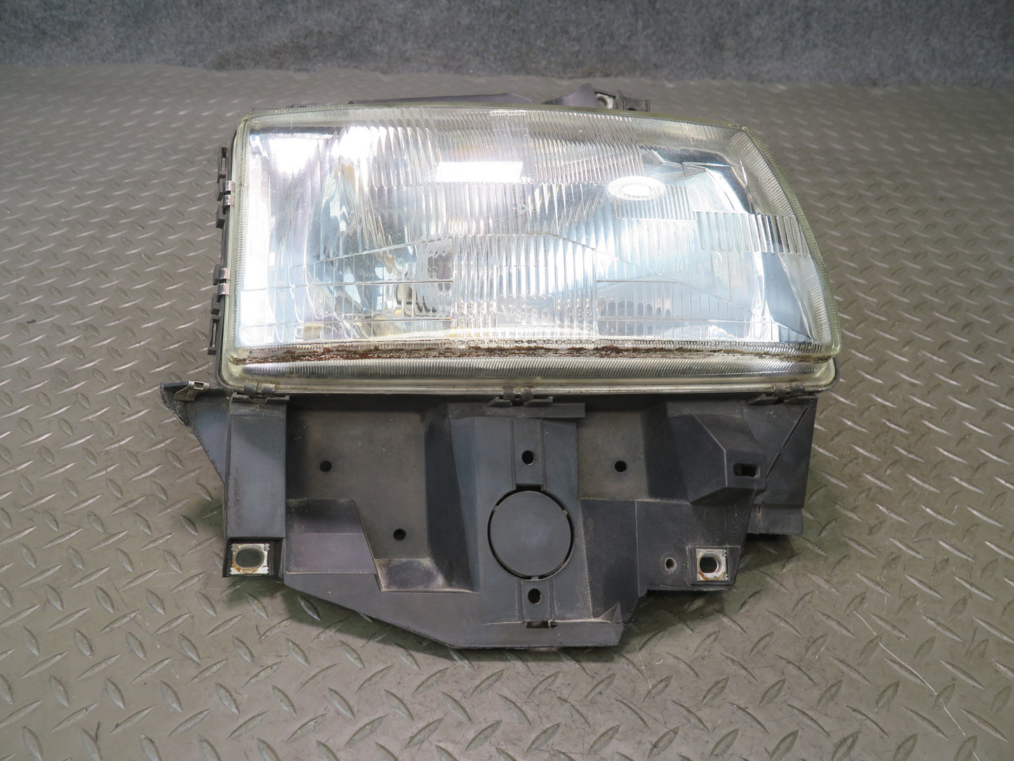 99-03 VW Eurovan T4 Front Right Passenger Side Halogen Headlight Lamp OEM