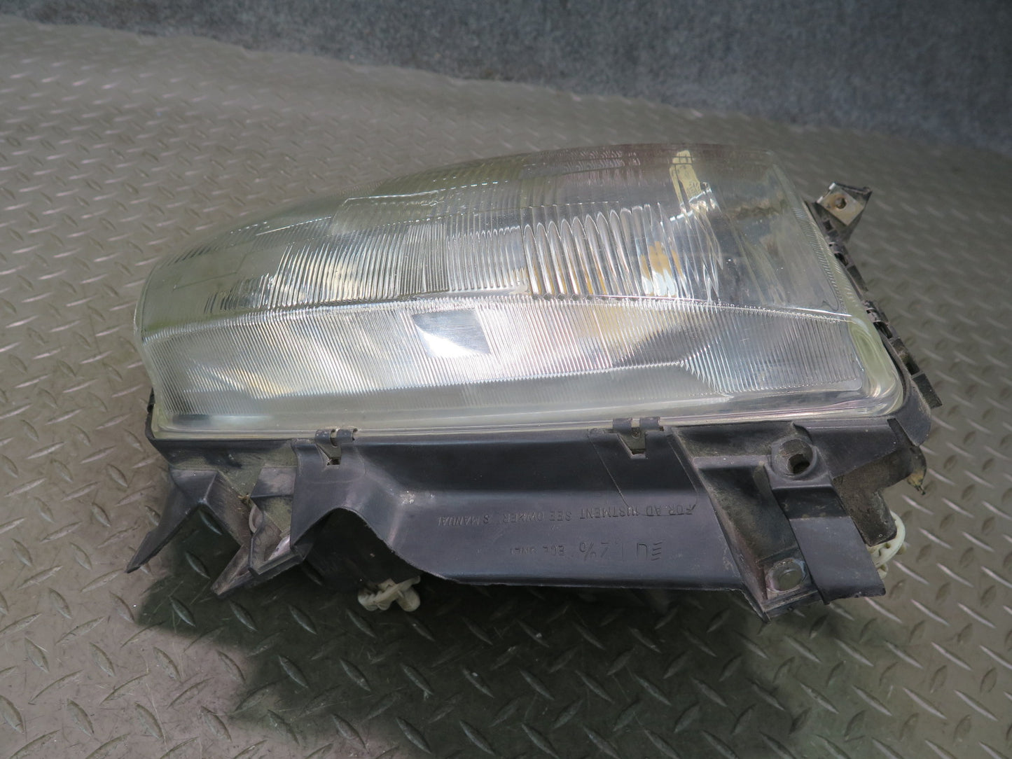 99-03 VW Eurovan T4 Front Right Passenger Side Halogen Headlight Lamp OEM