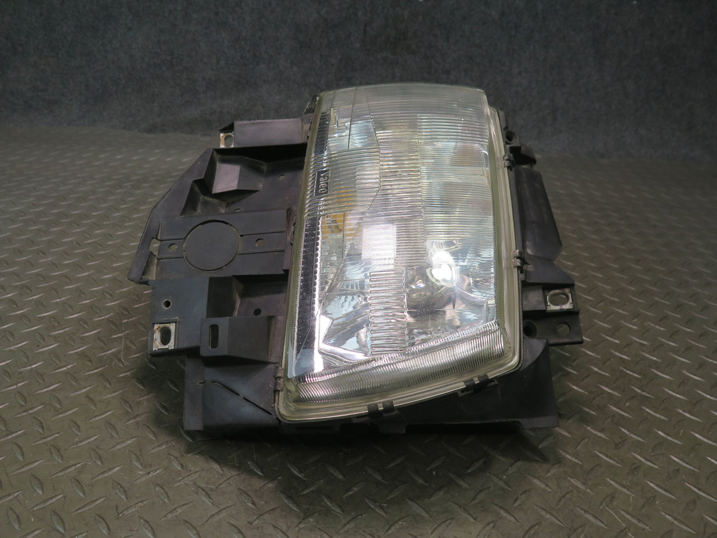 99-03 VW Eurovan T4 Front Right Passenger Side Halogen Headlight Lamp OEM