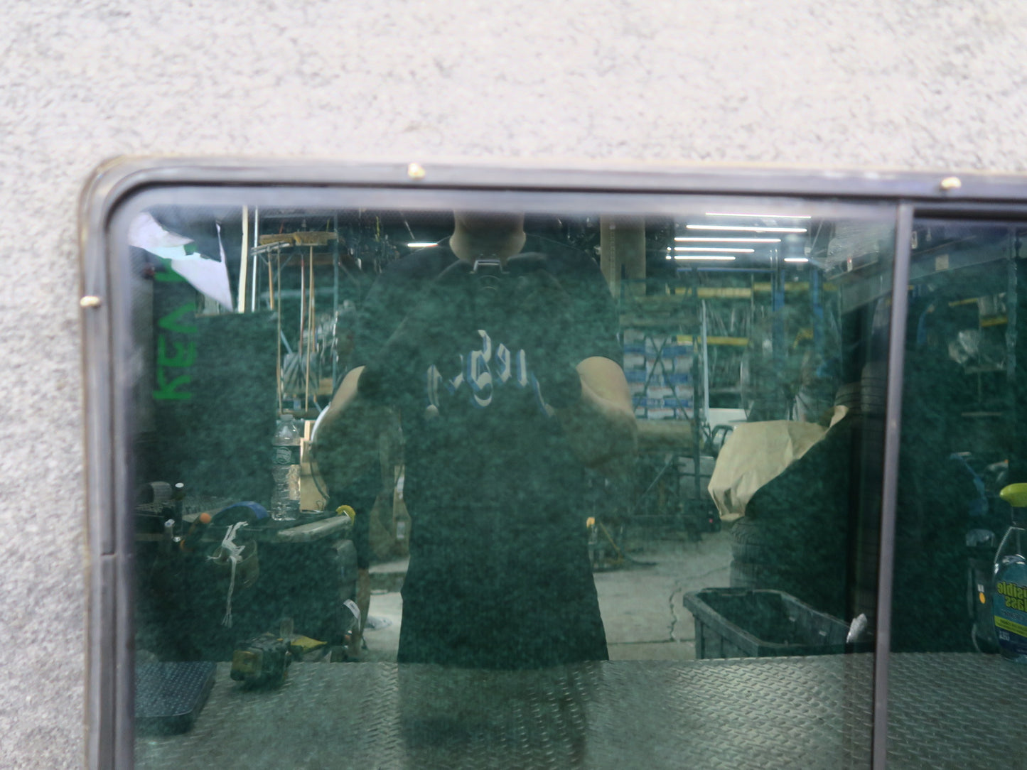 01-03 Volkswagen VW Eurovan T4 Center Middle Left Movable Glass Window OEM
