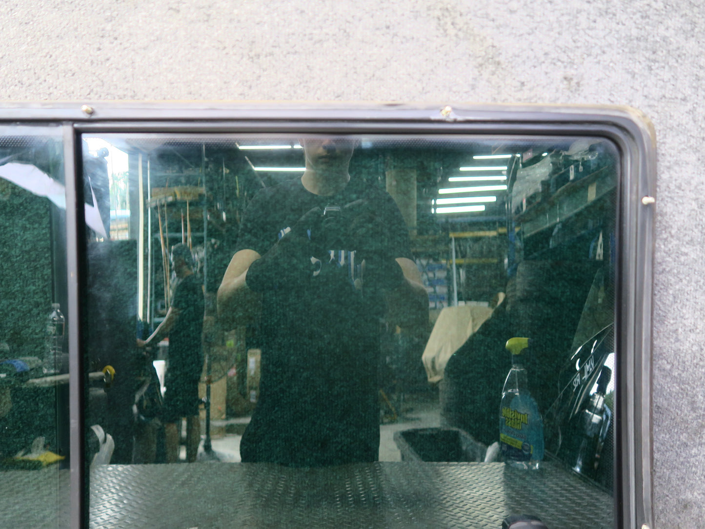 01-03 Volkswagen VW Eurovan T4 Center Middle Left Movable Glass Window OEM