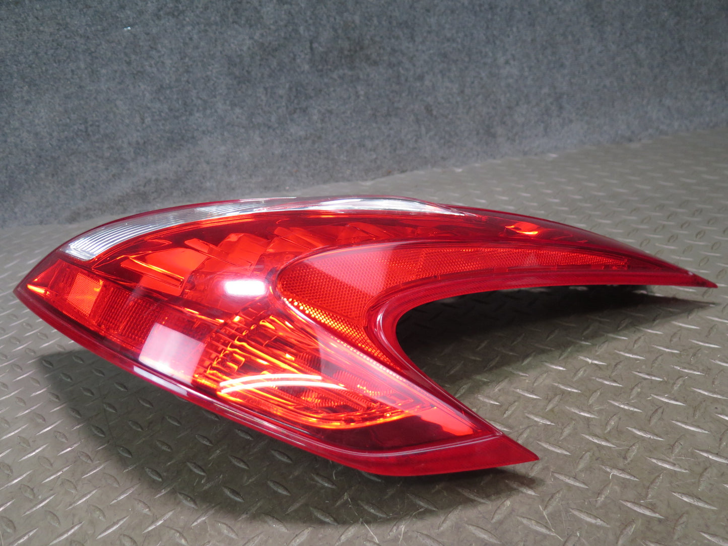 09-17 Nissan Z34 370Z Rear Right LED Tail Light Lamp OEM