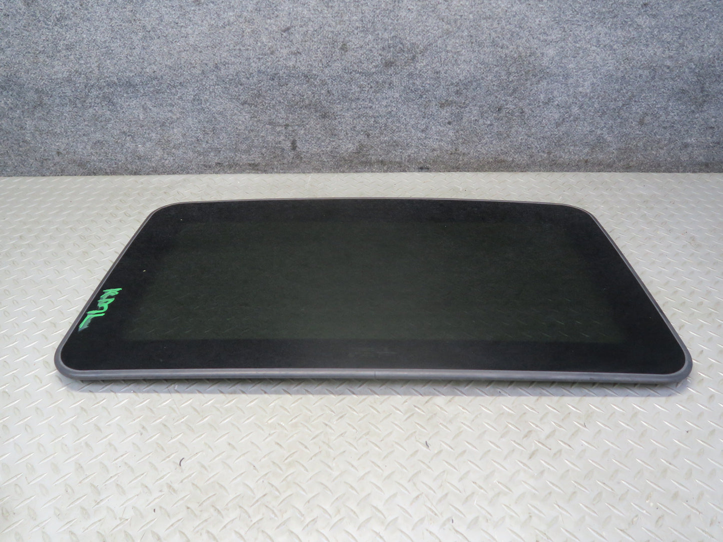 12-18 Mercedes W166 GLE Ml-class Sunroof Moonroof Glass Panel 1667800021 OEM