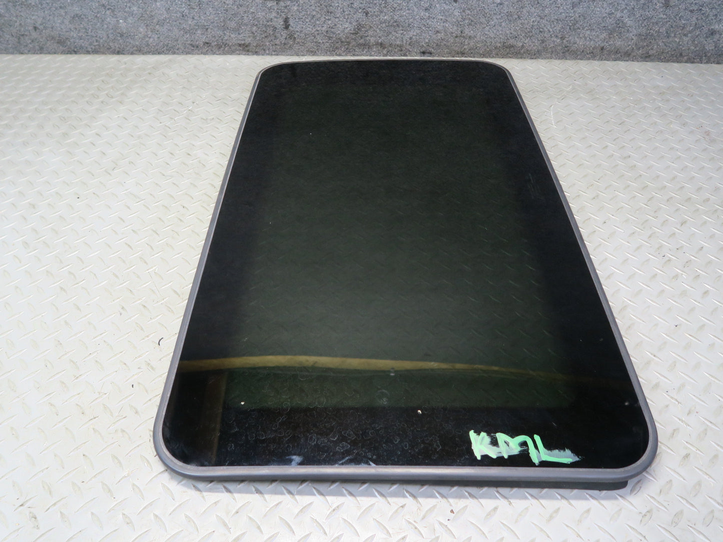 12-18 Mercedes W166 GLE Ml-class Sunroof Moonroof Glass Panel 1667800021 OEM