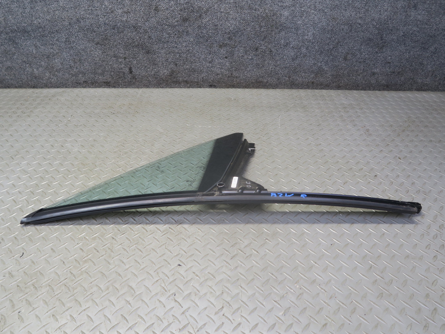 96-02 BMW E36/7 Z3 Roadster Convertible Rear Right Quarter Glass Window OEM