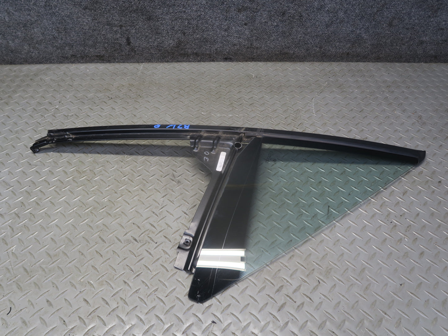 96-02 BMW E36/7 Z3 Roadster Convertible Rear Right Quarter Glass Window OEM