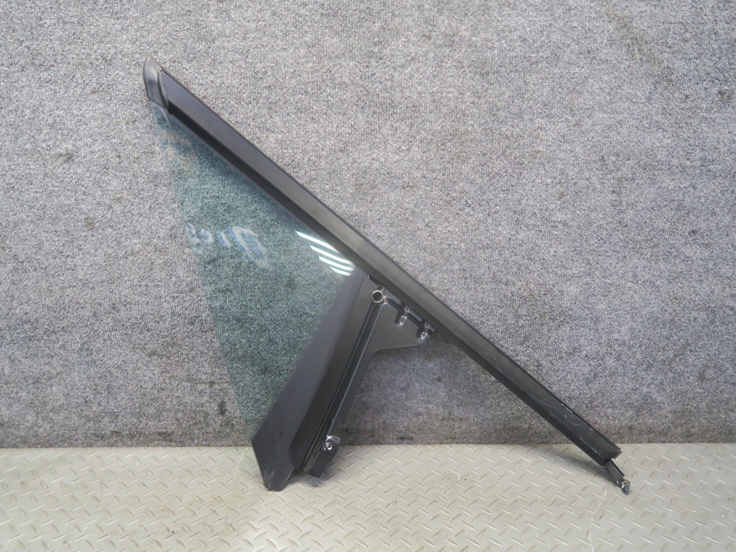 96-02 BMW E36/7 Z3 Roadster Convertible Rear Right Quarter Glass Window OEM
