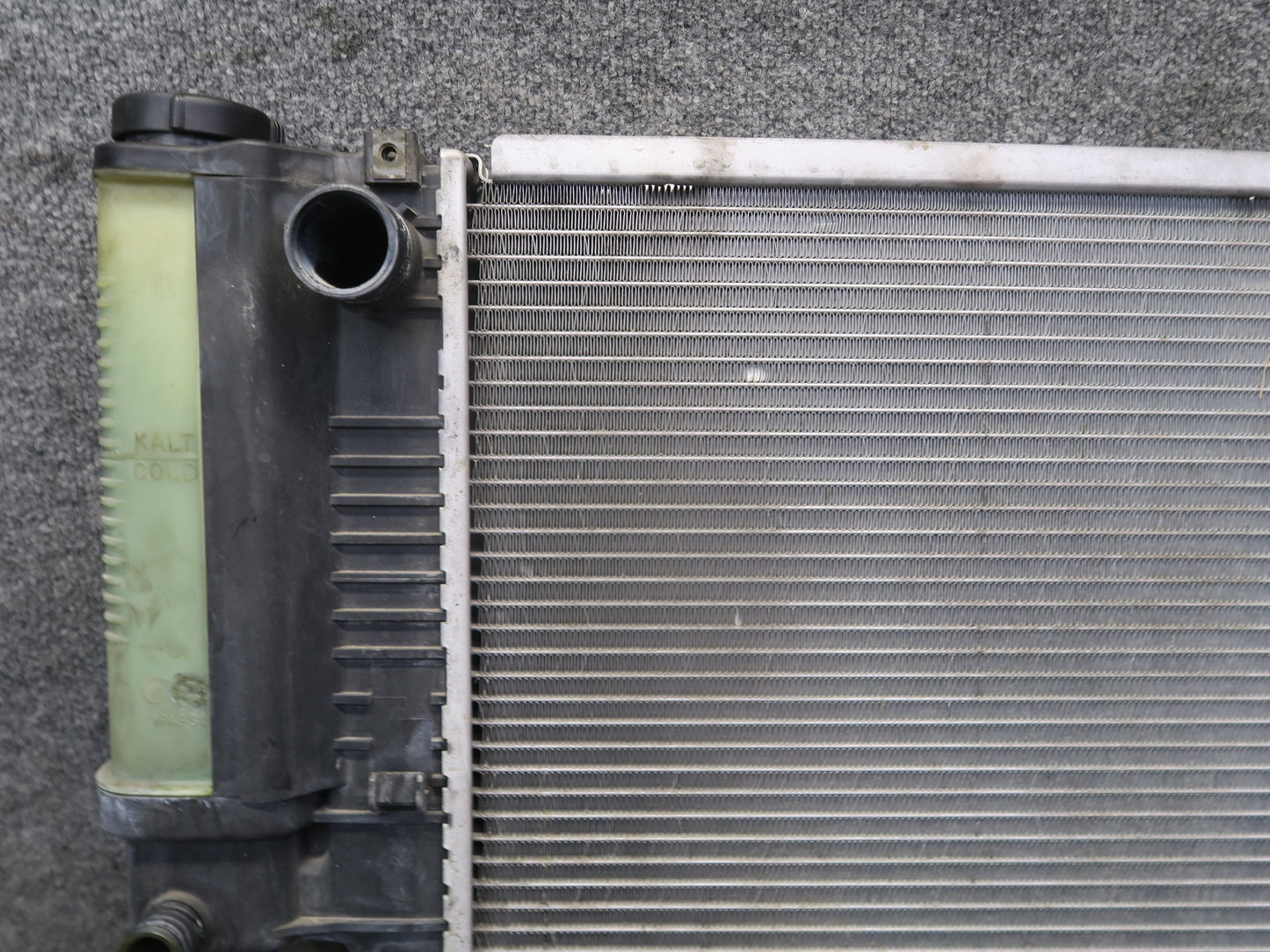 96-98 BMW E36/7 Z3 1.9L M44 Engine Cooling Radiator w Expension Reservoir