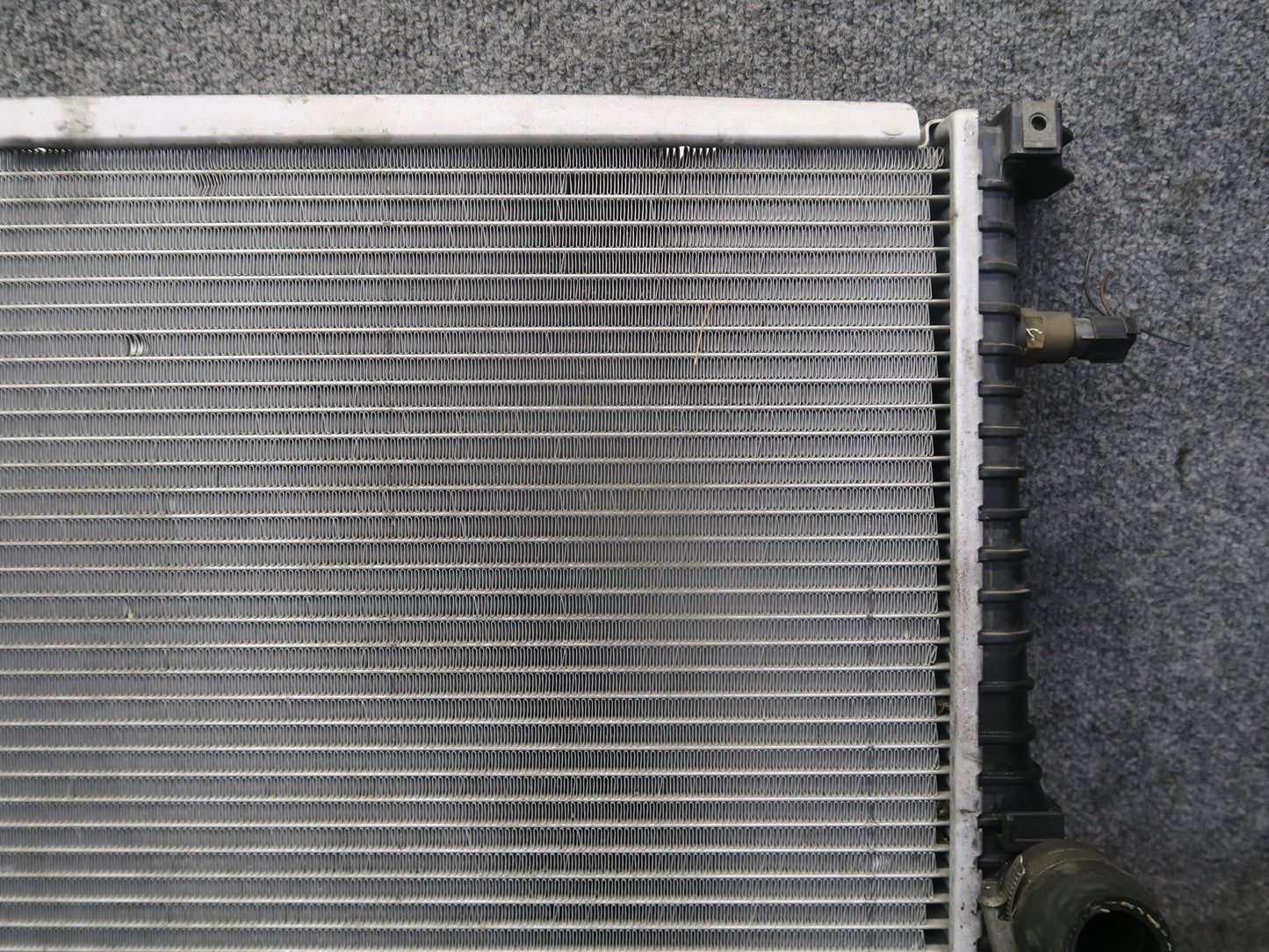 96-98 BMW E36/7 Z3 1.9L M44 Engine Cooling Radiator w Expension Reservoir