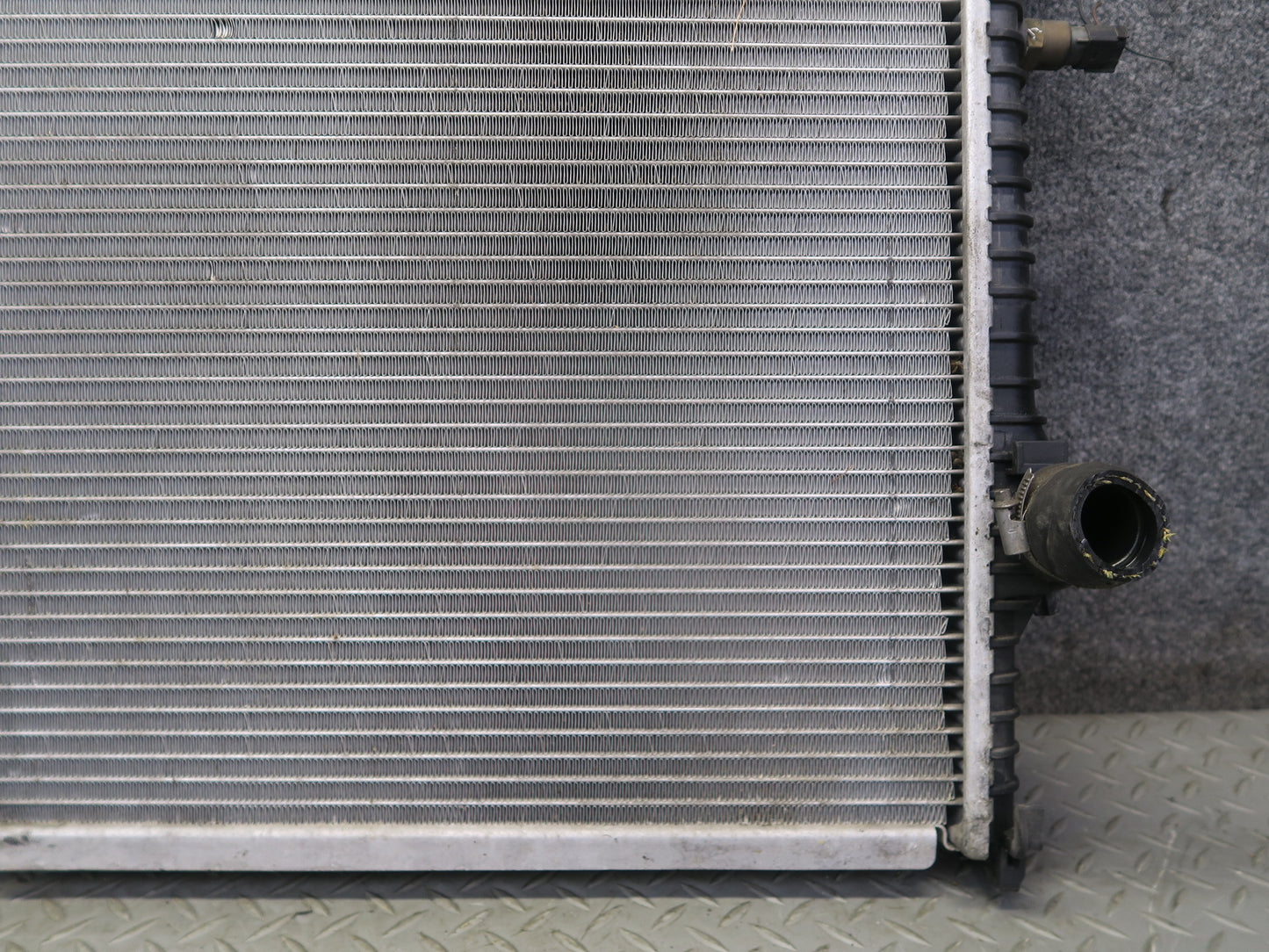 96-98 BMW E36/7 Z3 1.9L M44 Engine Cooling Radiator w Expension Reservoir
