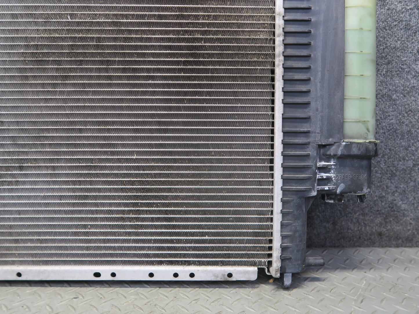 96-98 BMW E36/7 Z3 1.9L M44 Engine Cooling Radiator w Expension Reservoir