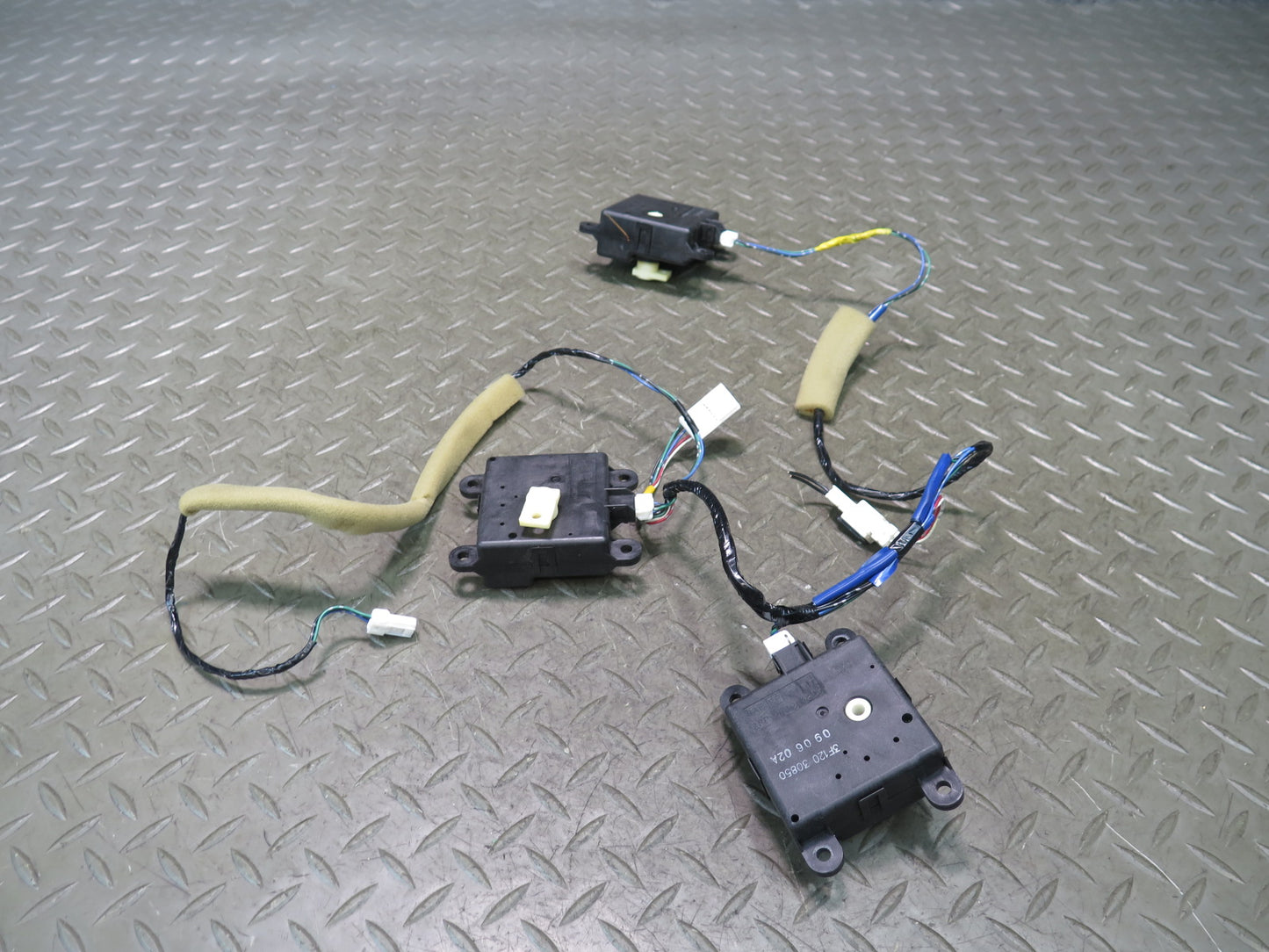 09-20 Nissan Z34 370Z Set of 3 A/C Heater Flap Door Actuator Motor Wiring OEM