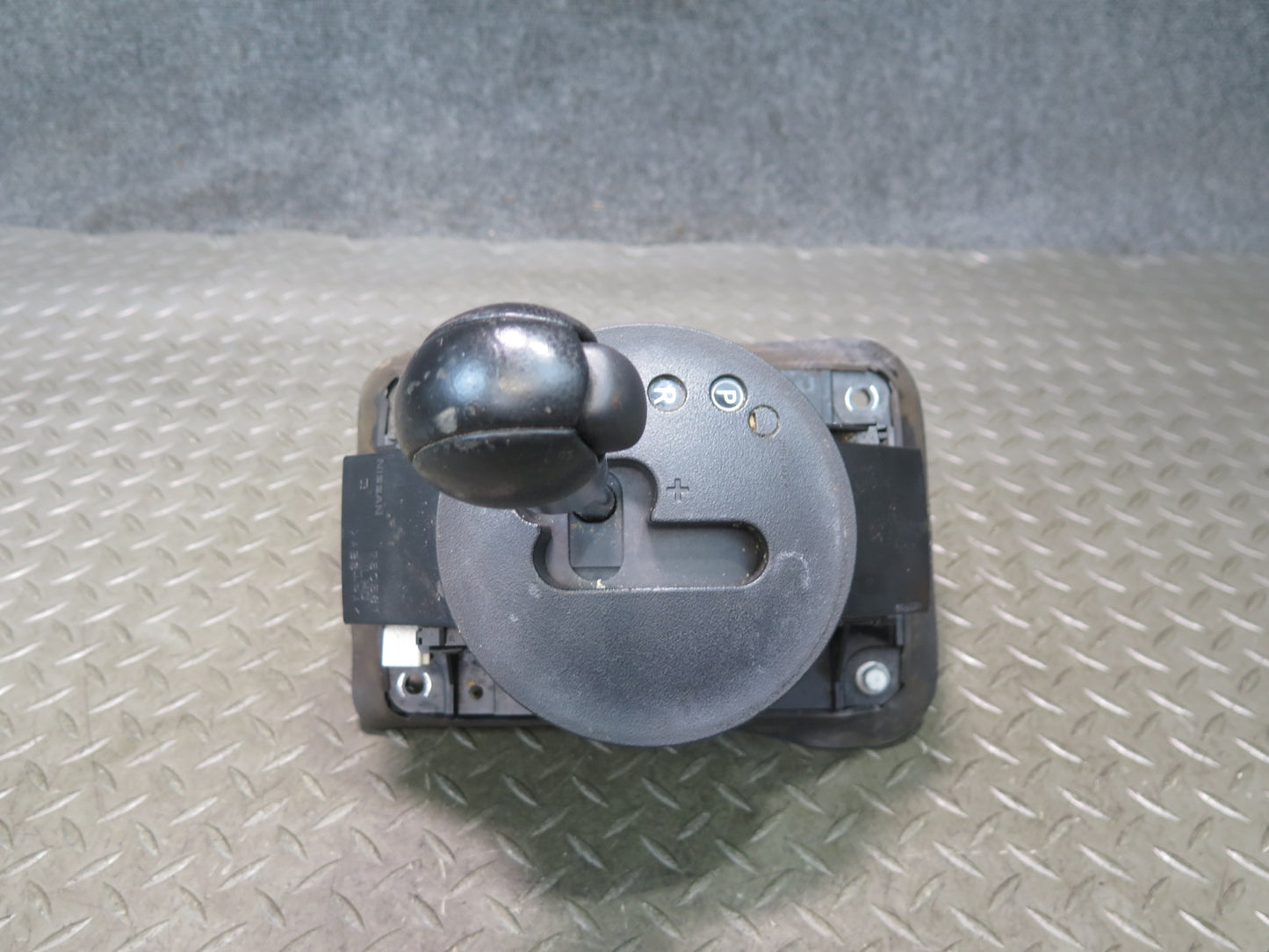 09-20 Nissan 370Z Z34 A/T Automatic Transmission Gear Shifter w Knob Assy OEM