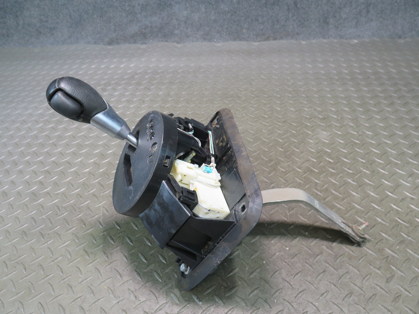 09-20 Nissan 370Z Z34 A/T Automatic Transmission Gear Shifter w Knob Assy OEM