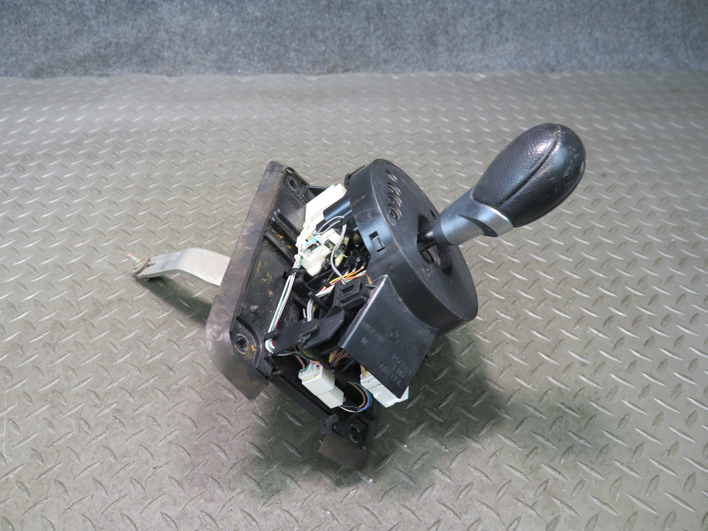 09-20 Nissan 370Z Z34 A/T Automatic Transmission Gear Shifter w Knob Assy OEM