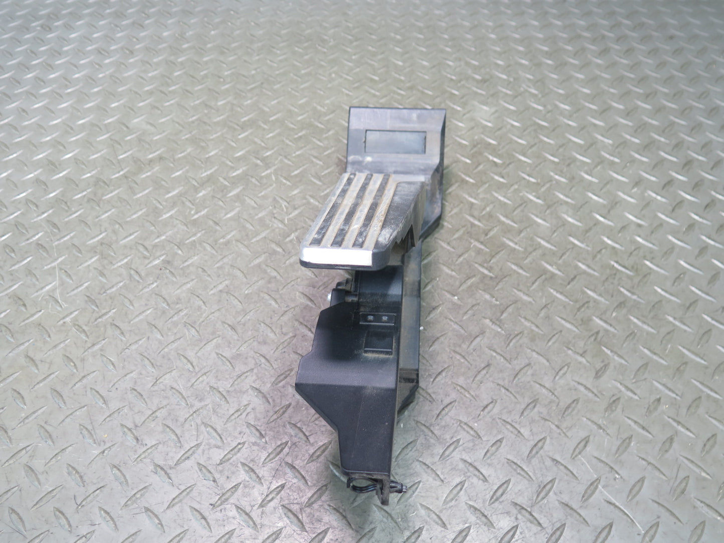 09-20 Nissan Z34 370Z Gas Accelerator Throttle Pedal Assembly 18002-1NC0C OEM