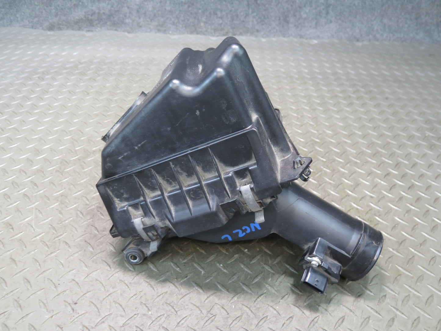 09-20 Nissan Z34 370Z Left Air Intake Cleaner Filter Box w MAF Sensor OEM