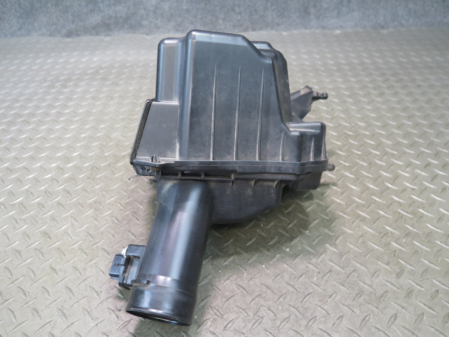 09-20 Nissan Z34 370Z Left Air Intake Cleaner Filter Box w MAF Sensor OEM