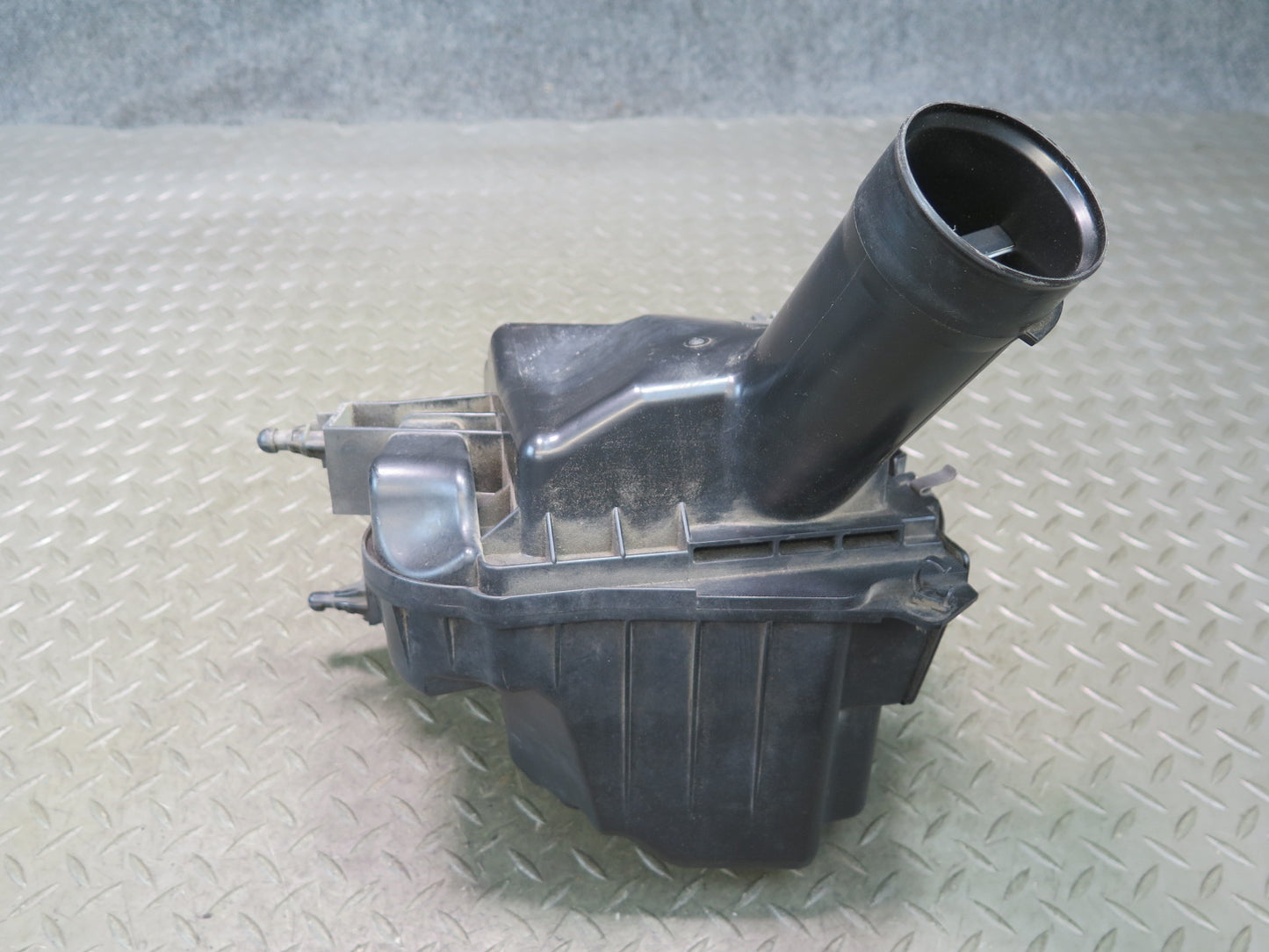 09-20 Nissan Z34 370Z Left Air Intake Cleaner Filter Box w MAF Sensor OEM